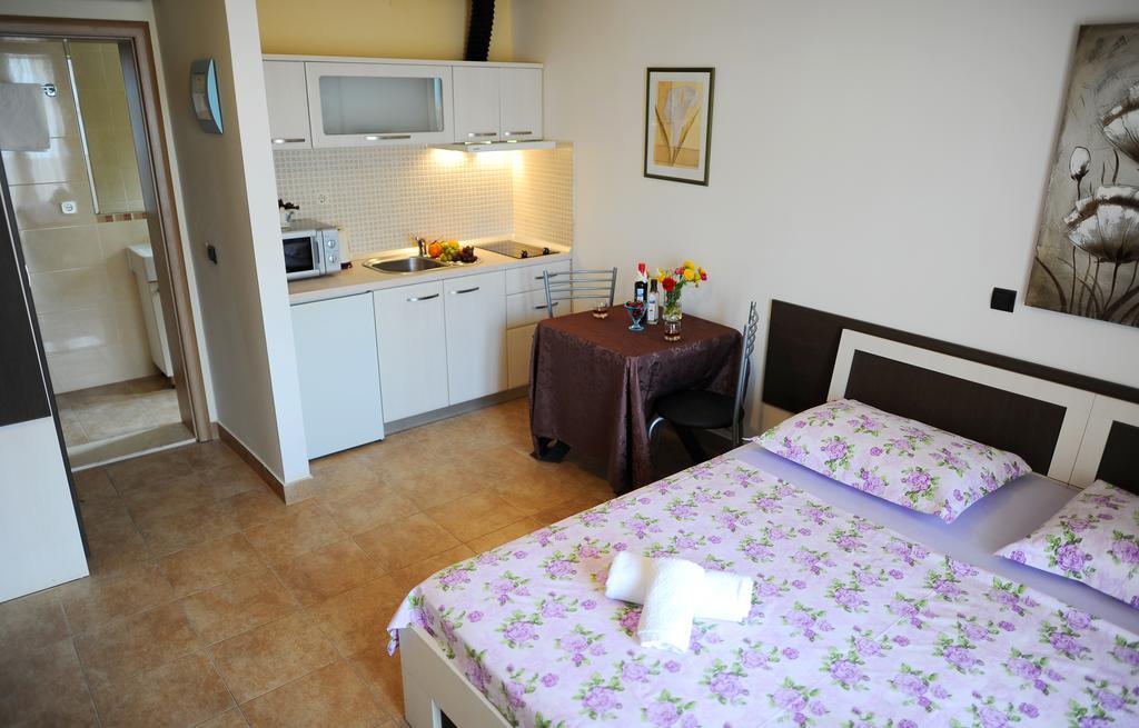 Apartments&Rooms Jelavic Seget Vranjica Exterior foto